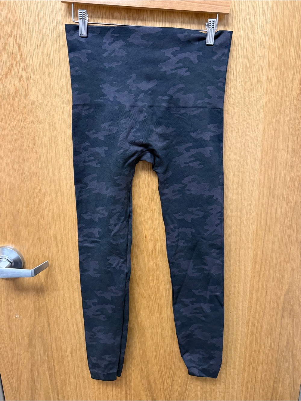 SPANX Look At Me Now Seemless Black Camo High-Rise Leggings Plus Size 1X